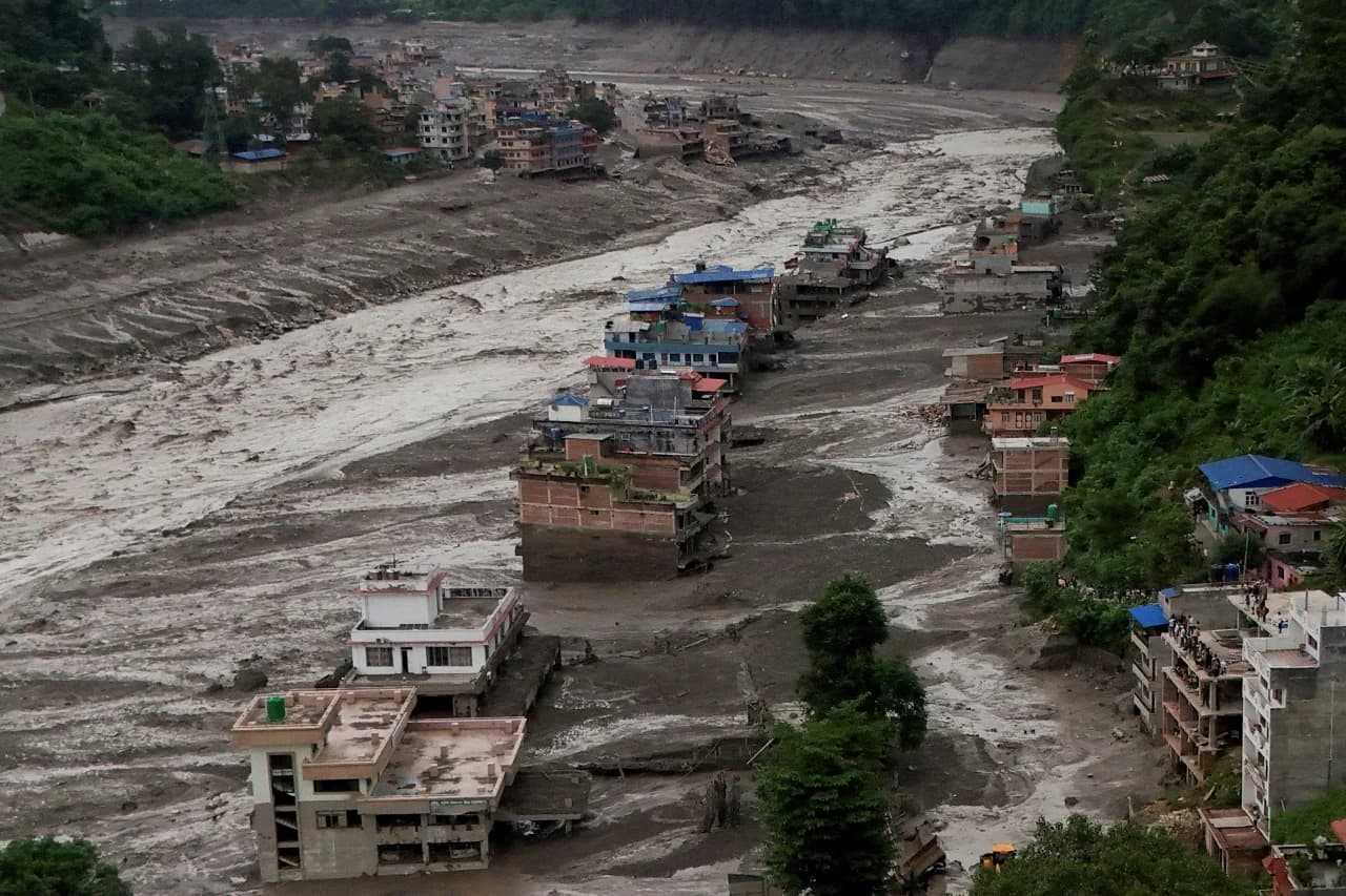 Nepal-China Border CATASTROPHIC Flash Flood: Hundreds Dead, 400+ Missing – Massive Mudslide Engulfs Border