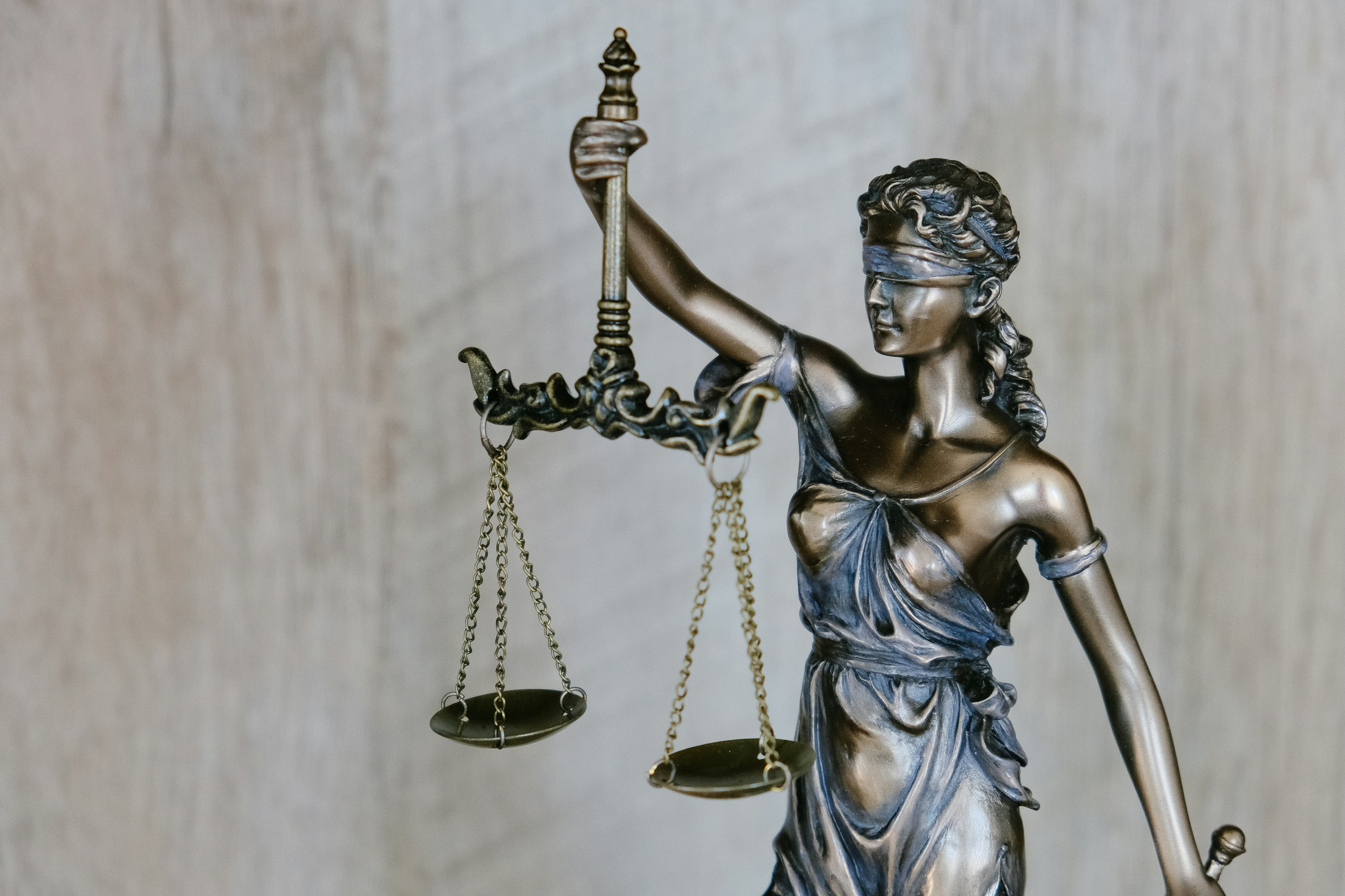 UK Shuns Broad AI Laws for Agile Sector-Specific Sandboxes